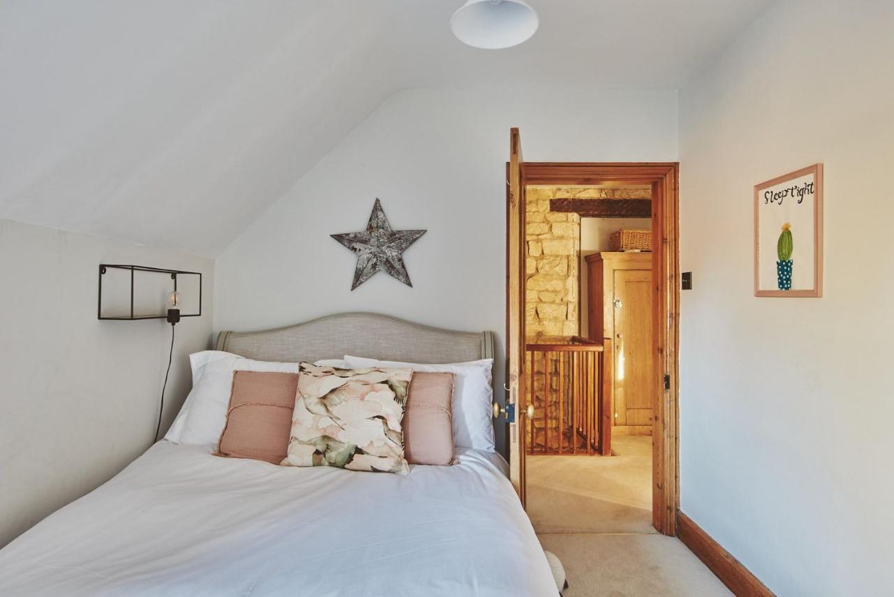 Large Stylish Luxury Cotswold Cottage - Ideal For Families, W/ Ev Charging 앤도버스포드 외부 사진