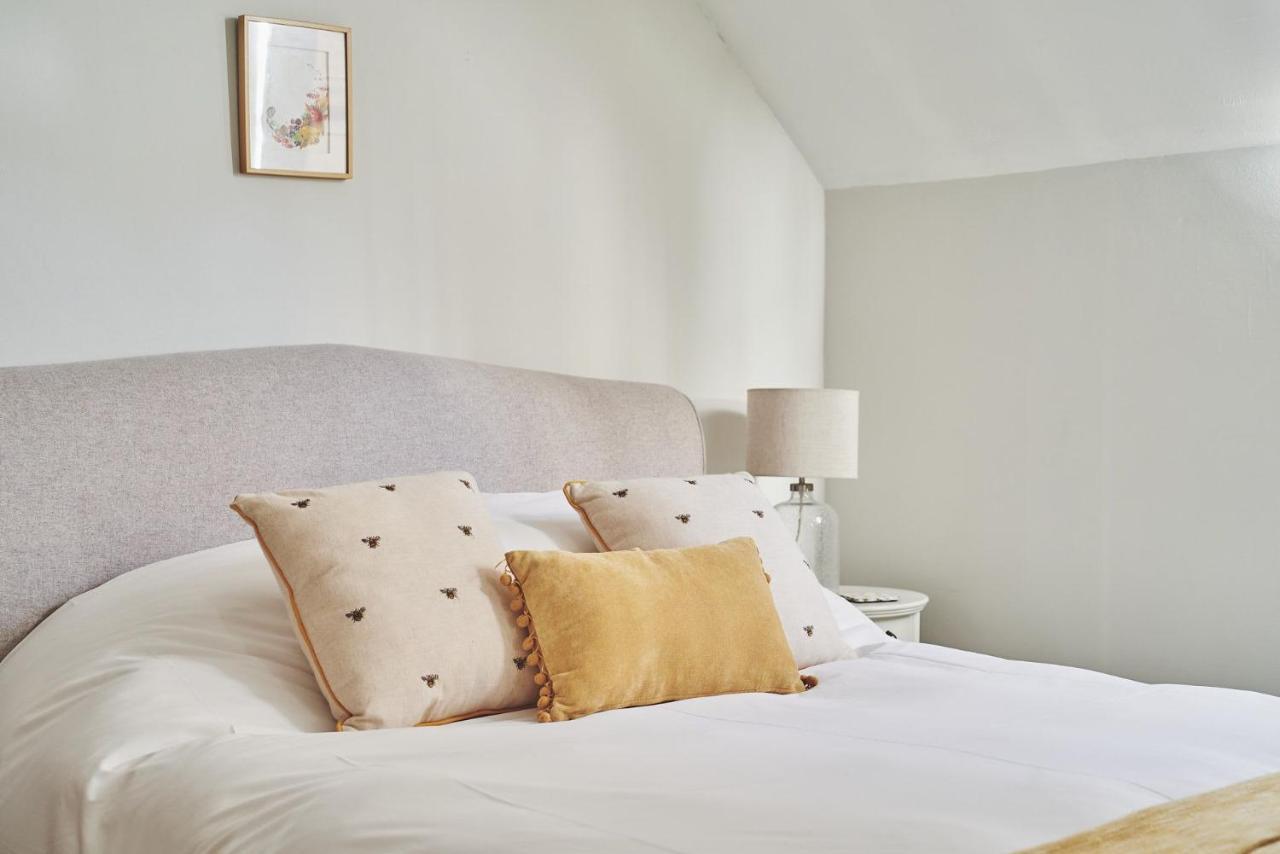 Large Stylish Luxury Cotswold Cottage - Ideal For Families, W/ Ev Charging 앤도버스포드 외부 사진