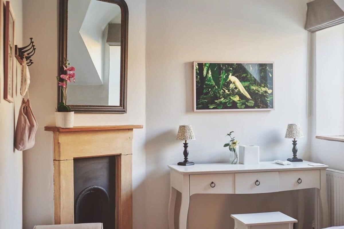 Large Stylish Luxury Cotswold Cottage - Ideal For Families, W/ Ev Charging 앤도버스포드 외부 사진