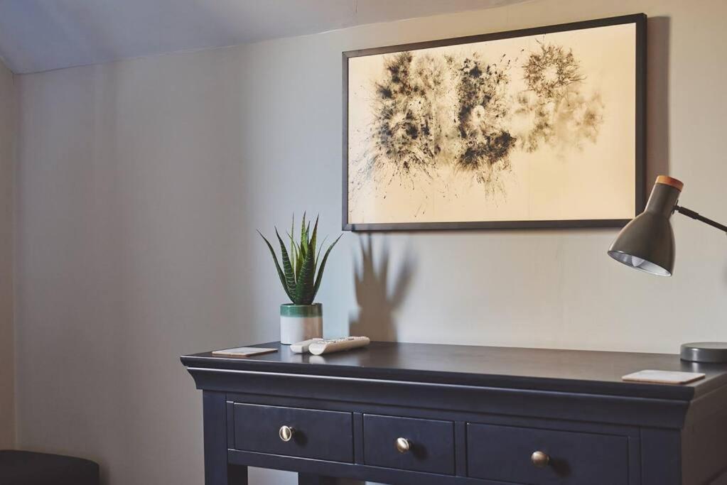 Large Stylish Luxury Cotswold Cottage - Ideal For Families, W/ Ev Charging 앤도버스포드 외부 사진